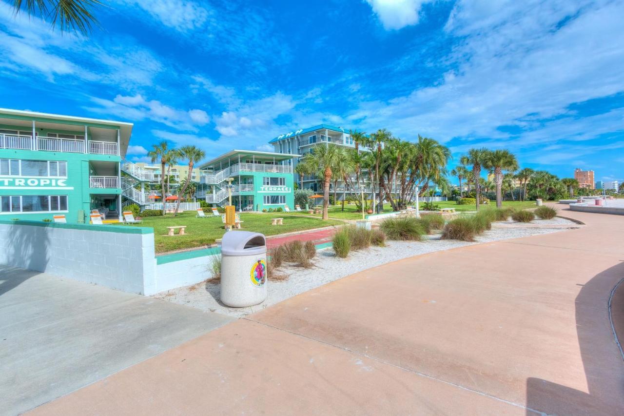 Tropic Terrace #4 - Beachfront Rental Apts St. Pete Beach Eksteriør bilde